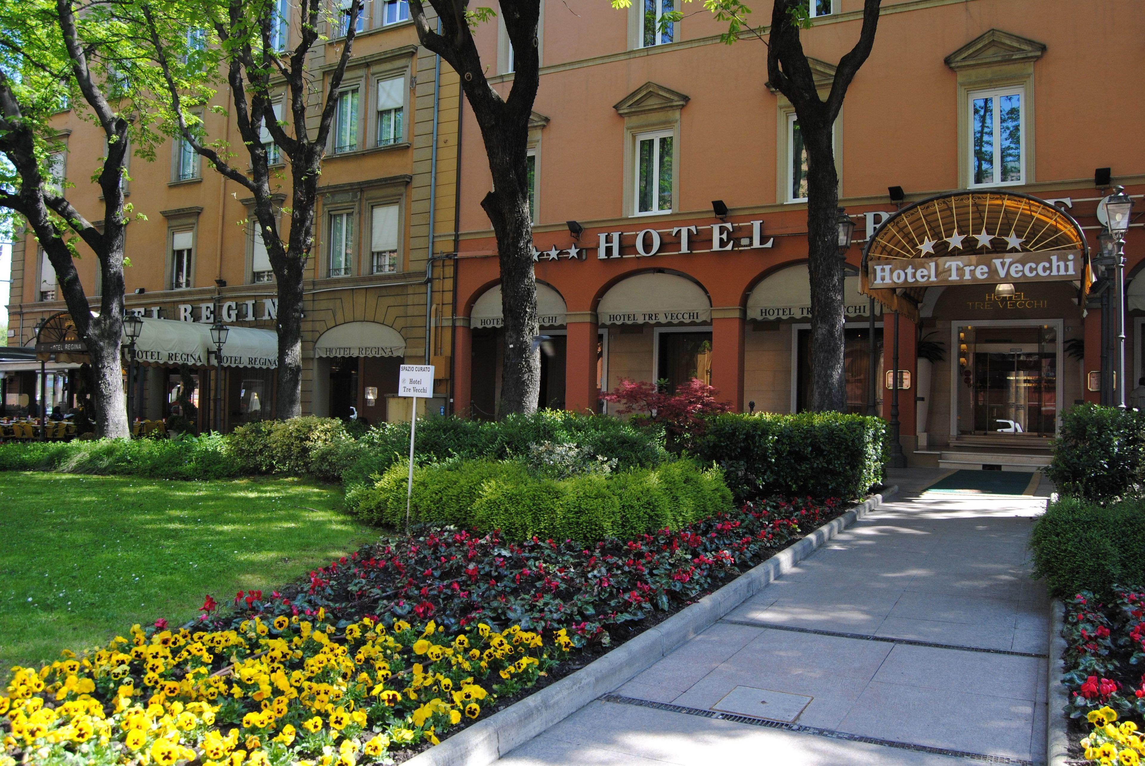 9 Romantic Hotels in Piazza Maggiore That Deliver