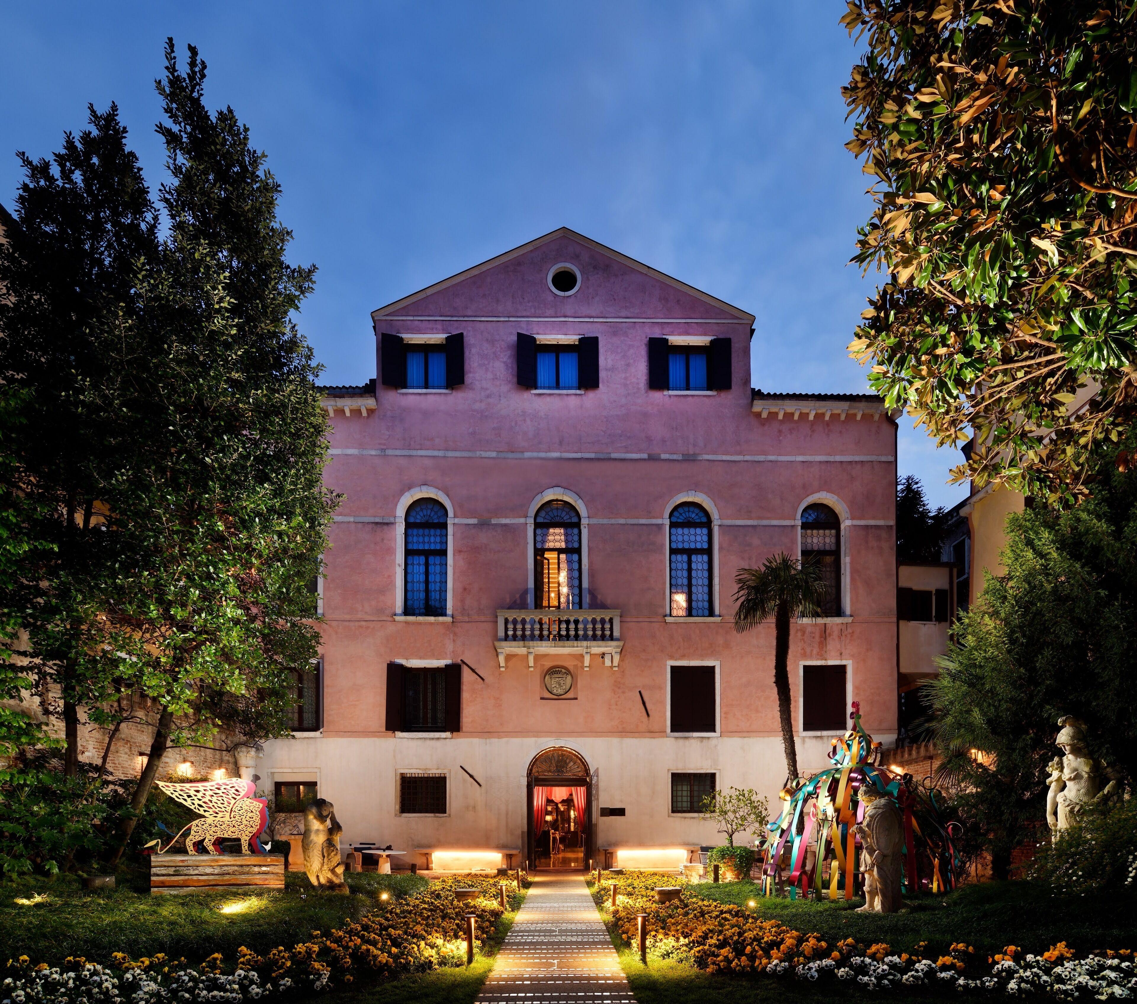 6 Romantic Hotels in Santa Croce Worth Booking as a Couple