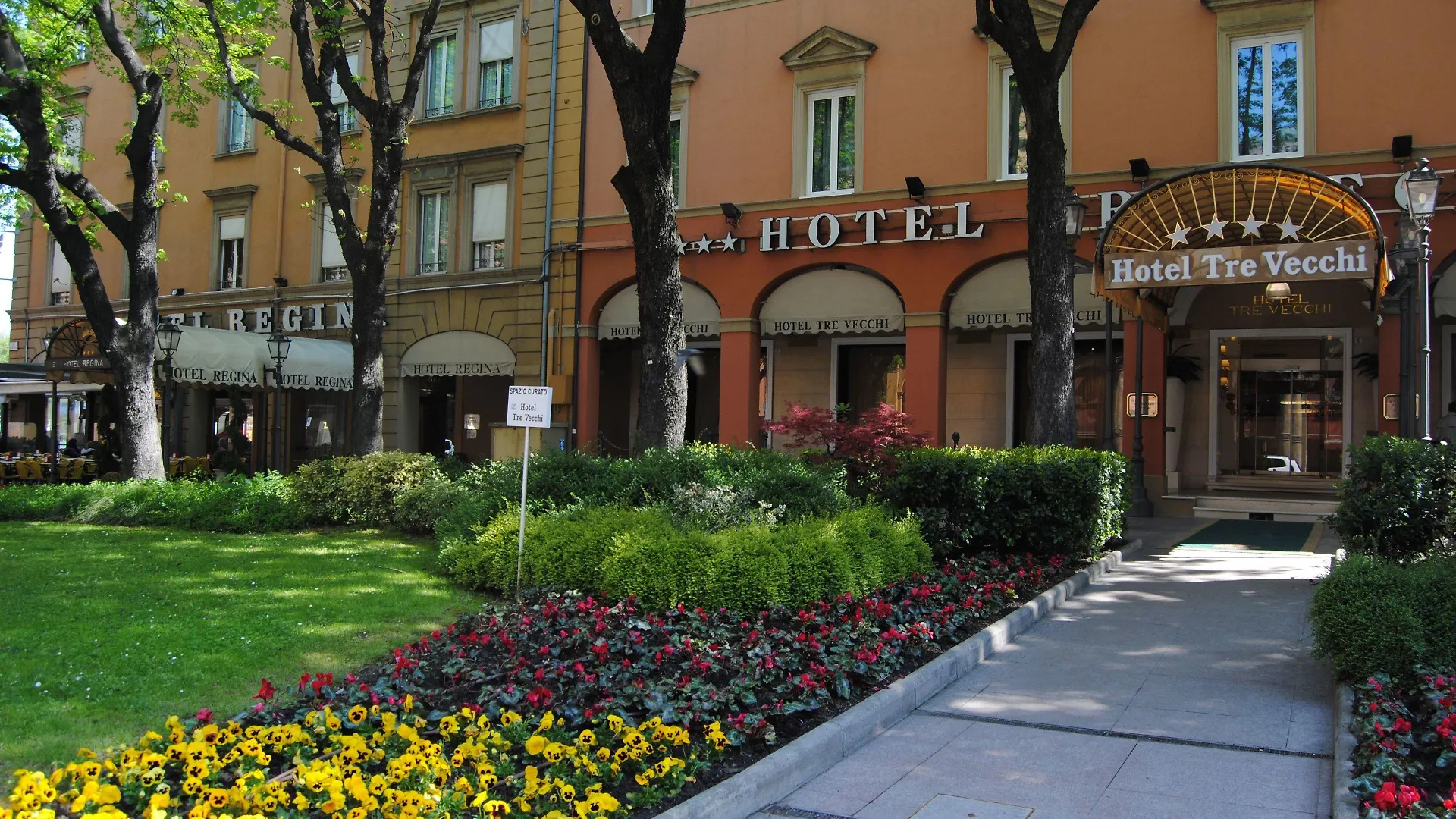 9 Romantic Hotels in Piazza Maggiore That Deliver